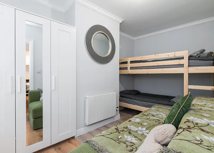 Spacious 3br In Temple Bar *